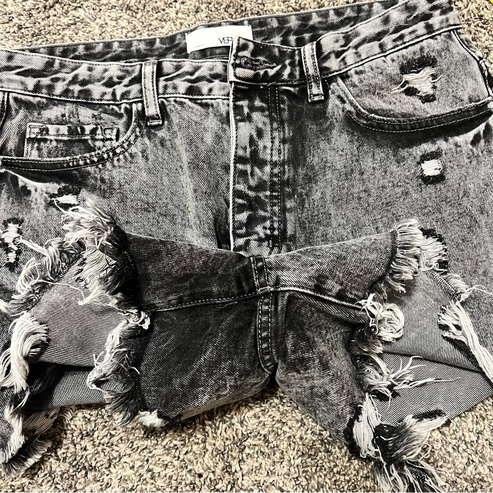 Vervet High-Waisted Distressed Gray Jean Shorts - Picture 9 of 11